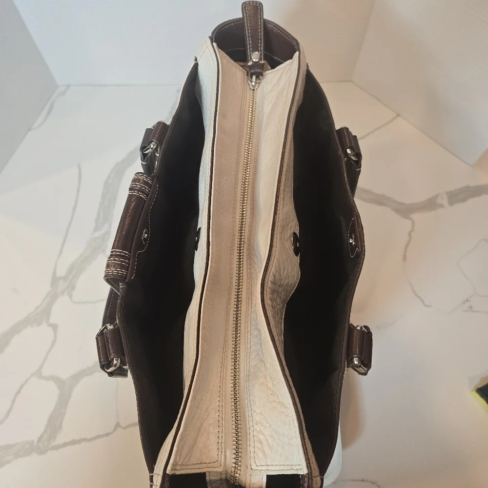 Coach Hamptom Pebbled Leather Turn Lock Sachel Tote Bag Brown Cream Medium 13960 - Picture 11 of 14